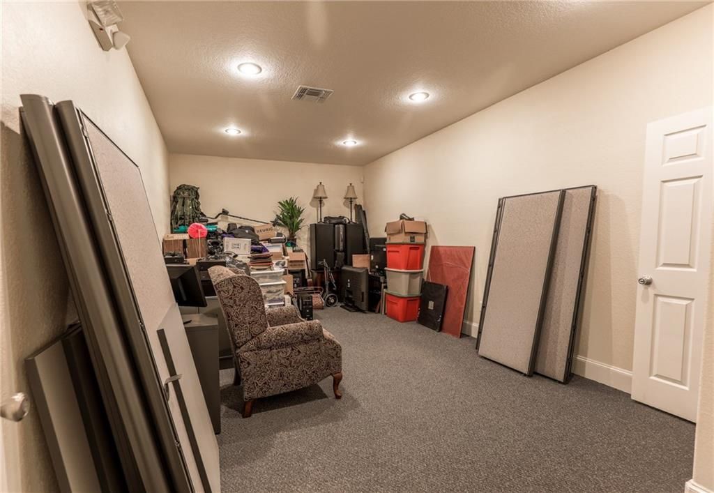 1300 London, Bowie, TX 76230